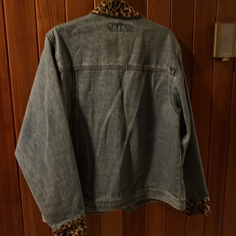 Jean jacket - Picture 2 of 3